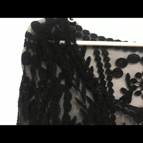 Black lace coverup - Picture 3 of 6